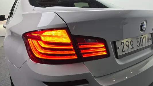 BMW 5 Series (F10) 520d M 2015 23