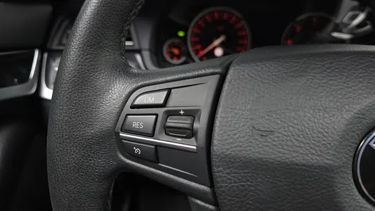 BMW 5 Series (F10) 520d M 2015 29