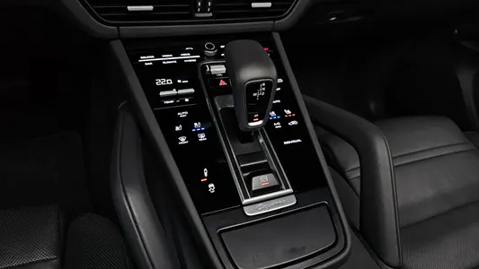Porsche (PO536) 3.0 E- 2020 9