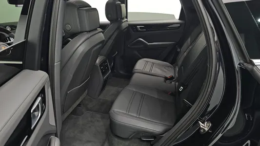 Porsche (PO536) 3.0 E- 2020 11