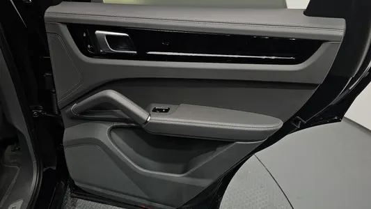 Porsche (PO536) 3.0 E- 2020 25