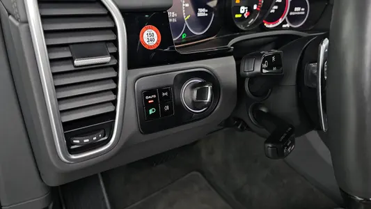 Porsche (PO536) 3.0 E- 2020 29