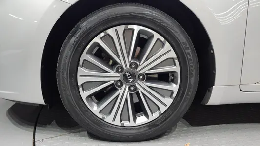 Kia K7 2018 5