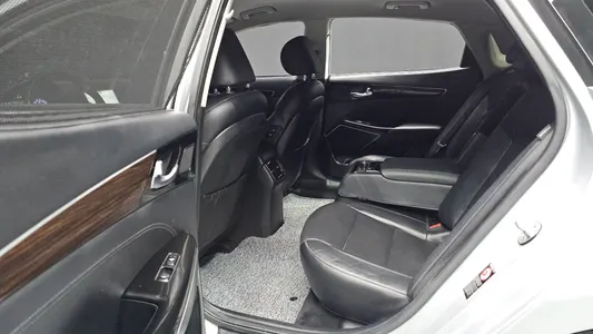 Kia K7 2018 11