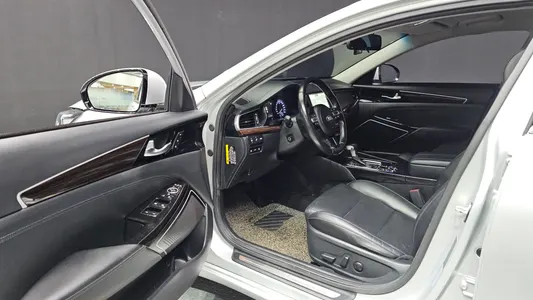 Kia K7 2018 10