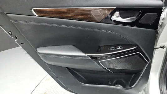 Kia K7 2018 25