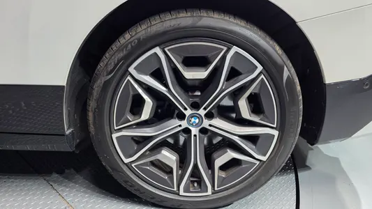 BMW iX xDrive M60 2023 22