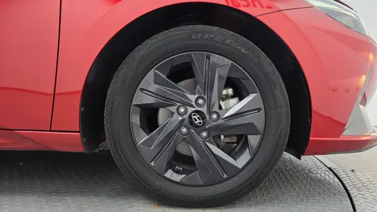 Hyundai (CN7) 2021 21