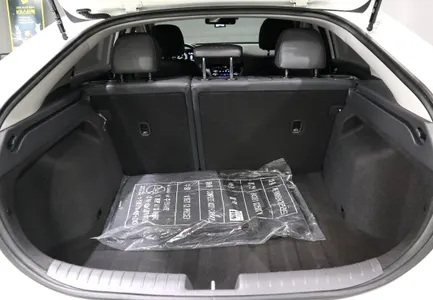 Hyundai 아이오닉 하이브리드 1.6 HEV 2020 17