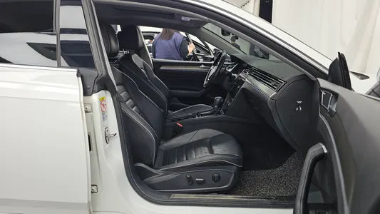 Volkswagen 아테온 2.0 TDI 2019 11