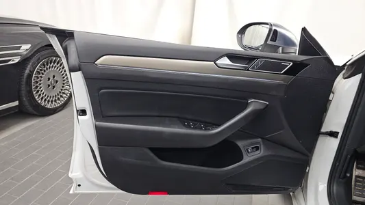 Volkswagen 아테온 2.0 TDI 2019 24