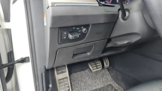 Volkswagen 아테온 2.0 TDI 2019 29