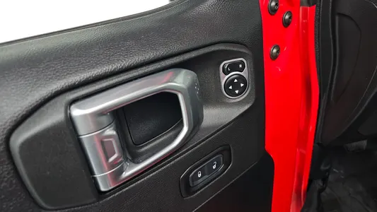 Jeep (JL) 2.0 4 2020 17