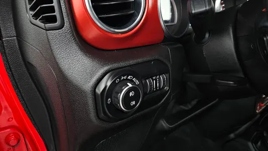 Jeep (JL) 2.0 4 2020 18