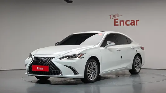 Lexus ES300h 7 2024