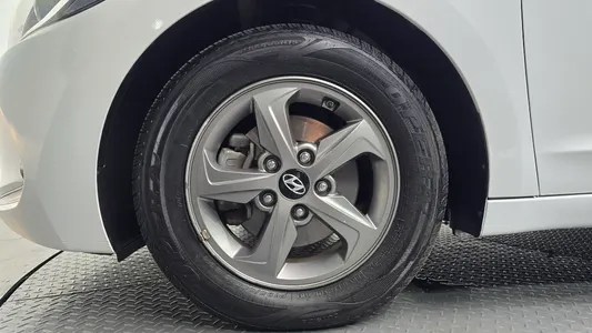 Hyundai AD 1.6 e-VGT 2016 5