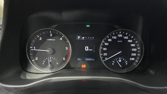 Hyundai AD 1.6 e-VGT 2016 8