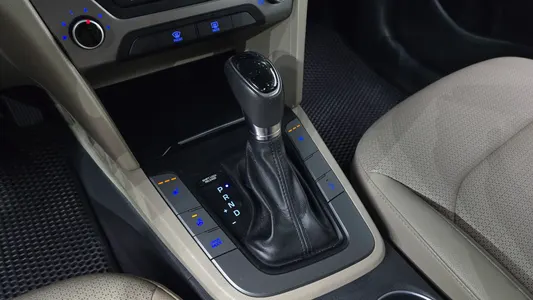 Hyundai AD 1.6 e-VGT 2016 9