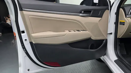 Hyundai AD 1.6 e-VGT 2016 24