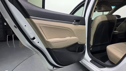 Hyundai AD 1.6 e-VGT 2016 25