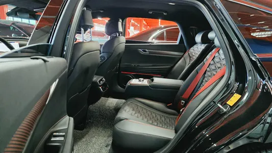 Genesis G80 (RG3) 2.5 AWD 2025 8