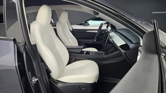 Tesla Y RWD 2023 10