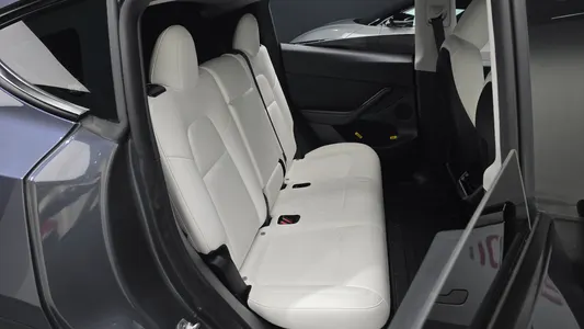 Tesla Y RWD 2023 27