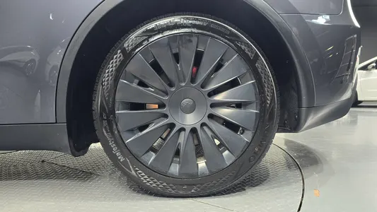 Tesla Y RWD 2023 22