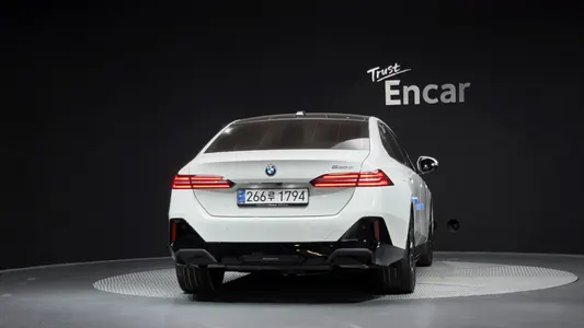 BMW 5 Series (G60) 530e M 2024 4