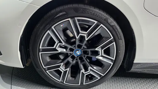BMW 5 Series (G60) 530e M 2024 5