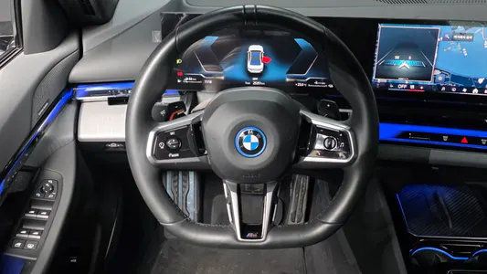 BMW 5 Series (G60) 530e M 2024 13