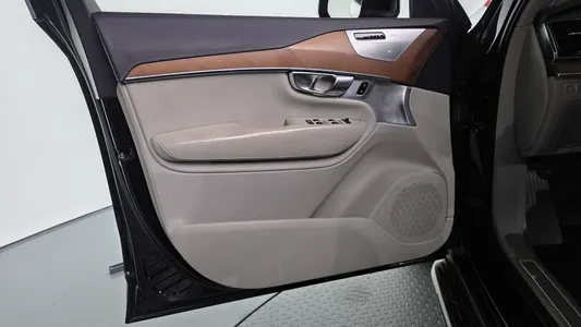 Volvo XC90 2 T8 2018 24