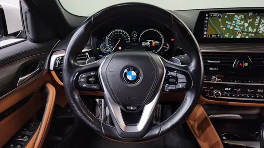 BMW 5 Series (G30) 520d M 2017 13