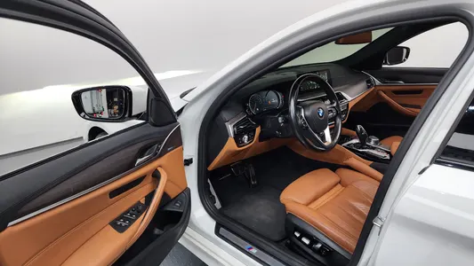 BMW 5 Series (G30) 520d M 2017 10