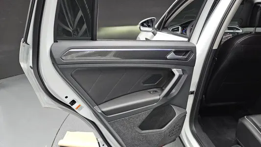 Volkswagen 2 2.0 TDI 4 2023 25