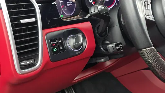 Porsche (PO536) 4.0 2021 27