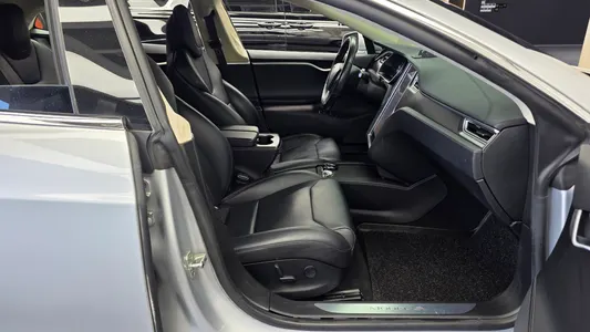 Tesla S 100D 2017 11