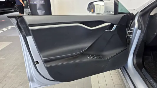 Tesla S 100D 2017 24