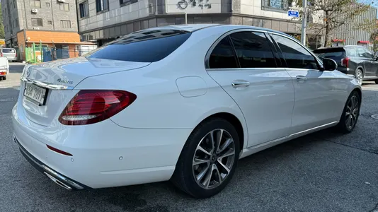 Mercedes-Benz E-Class W213 E300 4MATIC 2018 4