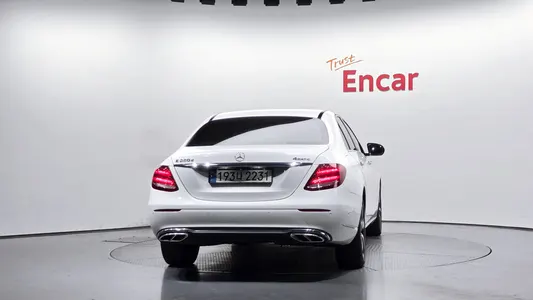 Mercedes-Benz E-Class W213 E220d 2018 4