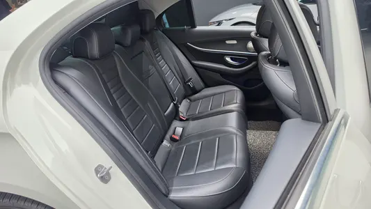 Mercedes-Benz E-Class W213 E220d 2018 12