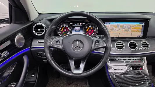 Mercedes-Benz E-Class W213 E220d 2018 13