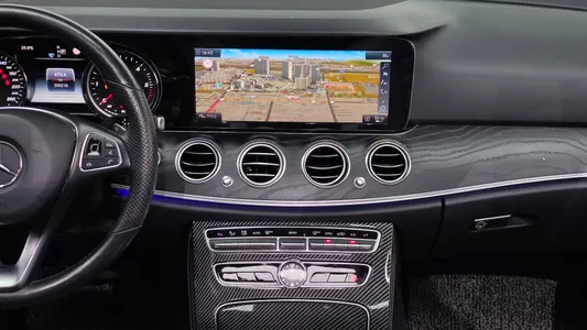 Mercedes-Benz E-Class W213 E220d 2018 14