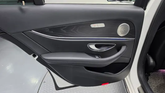 Mercedes-Benz E-Class W213 E220d 2018 25