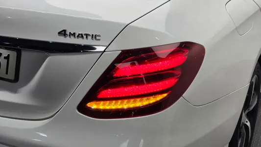 Mercedes-Benz E-Class W213 E220d 2018 23