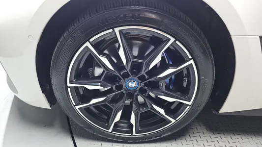 BMW i4 M50 2023 5