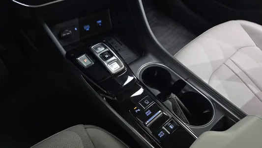 Hyundai (DN8) 2021 9