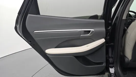 Hyundai (DN8) 2021 25