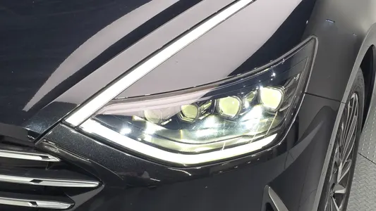 Hyundai (DN8) 2021 22