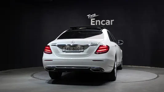 Mercedes-Benz E-Class W213 E300 4MATIC 2018 4